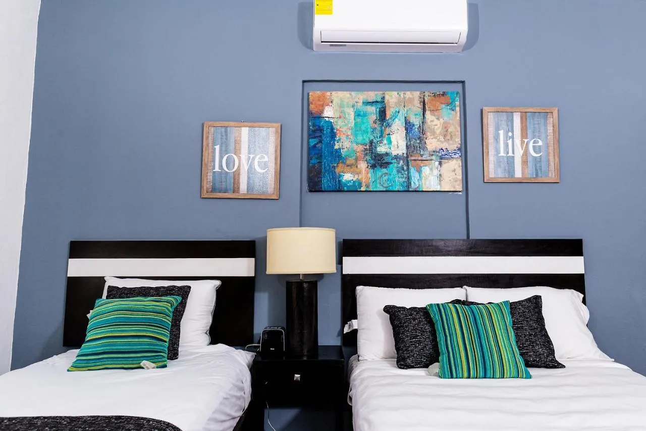 Santa Fe Studios And Suites Cancún 3*,